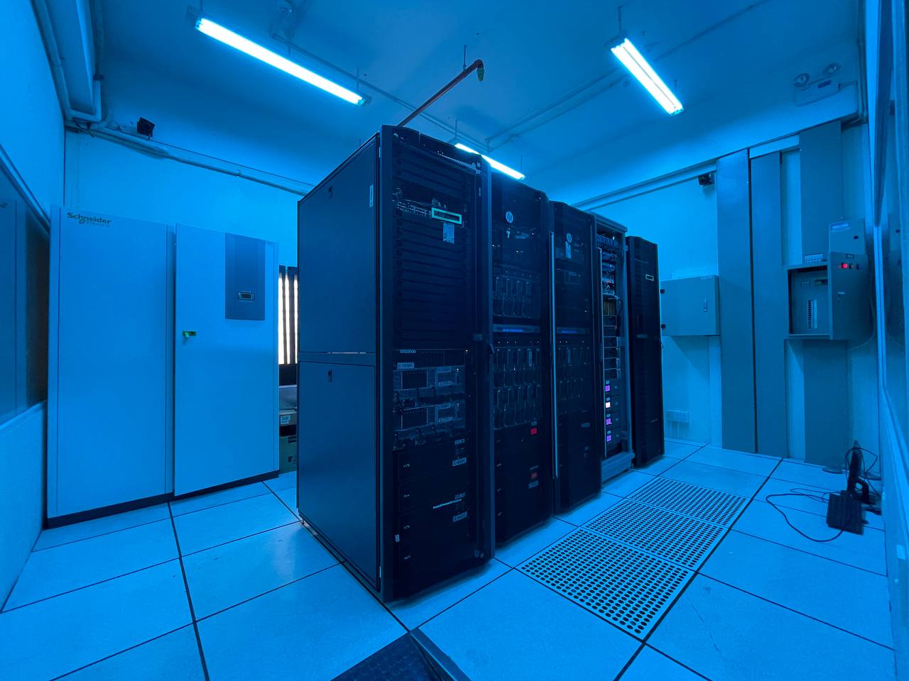 SuperNode-XP HPC cluster room at HPCC